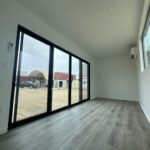 20ft Kantoorcontainer Kopen – Met Airco en Schuifpui